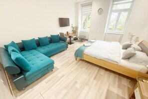 1 bedroom, iron/ironing board, WiFi, bed sheets - Chic 1BR Apt Near Biggest Amusementpark of Vienna (Vienna)