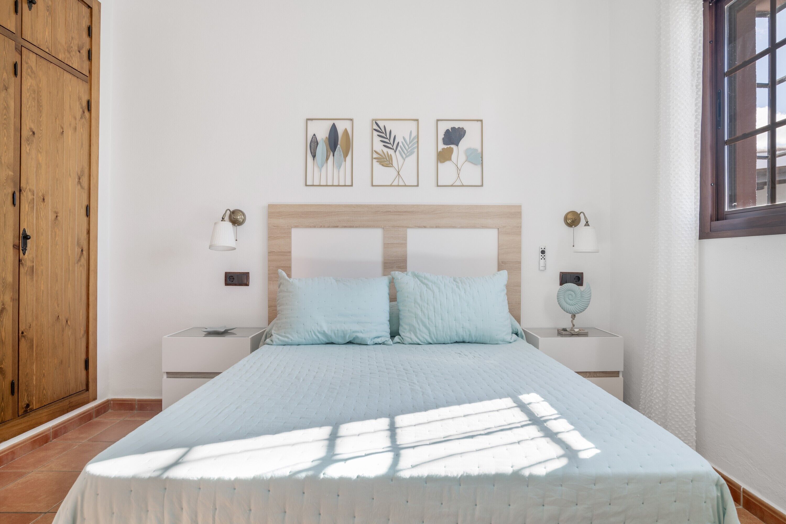 Ferros/tábuas de passar roupa, Wi-Fi, roupa de cama