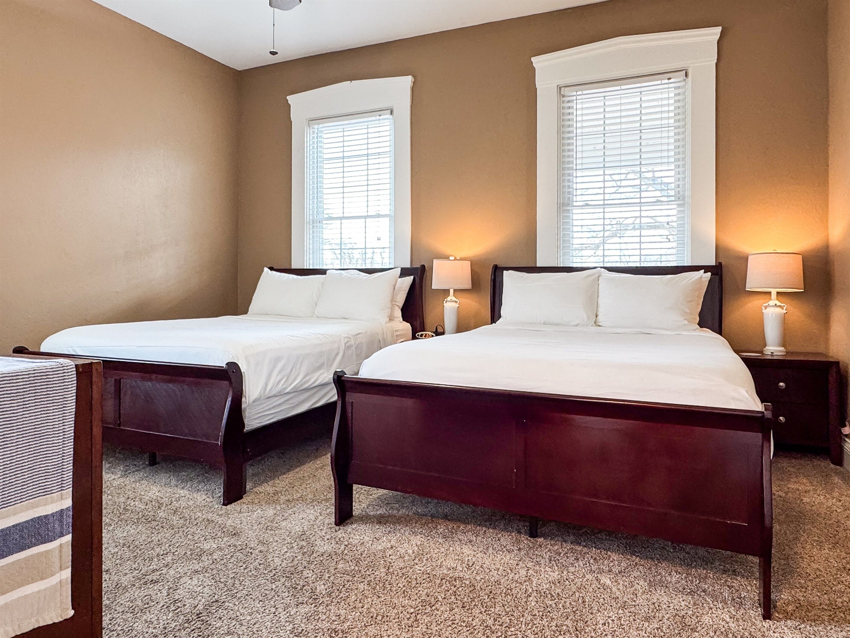 Skrivbord, strykjärn/strykbräda, resesäng och gratis wi-fi