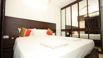 Superior Double Room | Desk, free WiFi