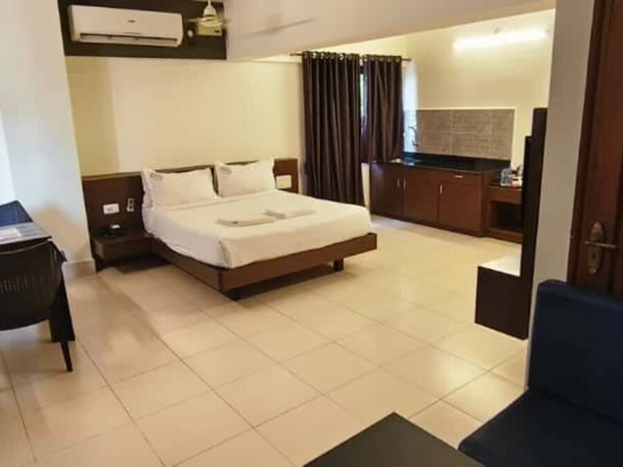 Deluxe Double Room | Desk, free WiFi