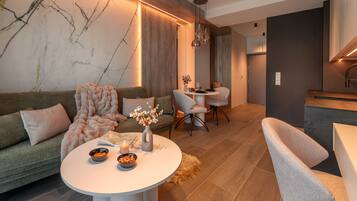 Apartment (A1) | Wohnbereich | Flachbildfernseher