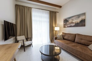 Apartemen (7) | Area keluarga | TV layar datar