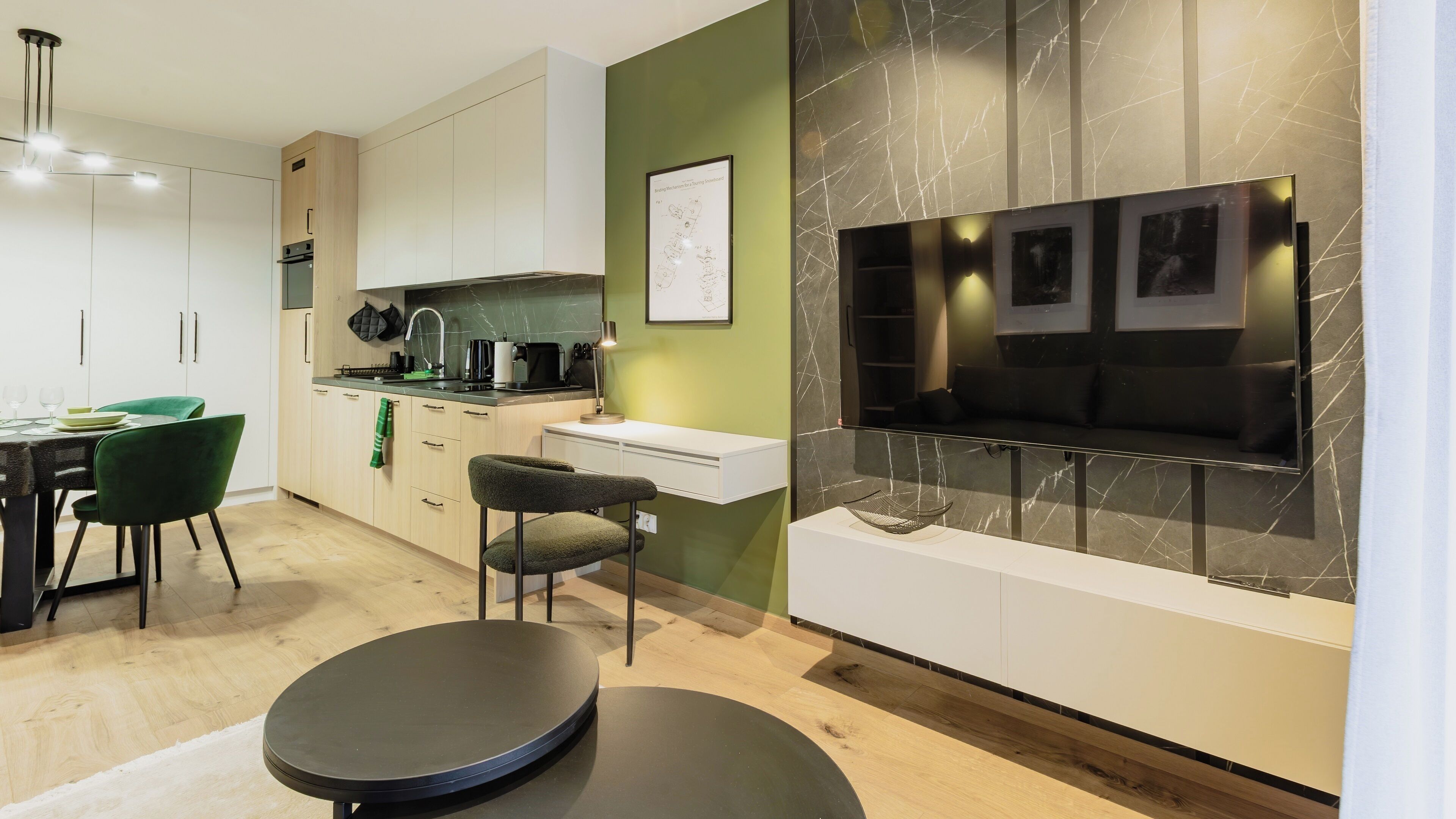 Appartement (10A) | Cuisine privée | Réfrigérateur, plaque de cuisson, bouilloire électrique