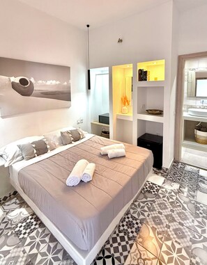 Standard Double Room - Comfort Inn Fira (Santorini)