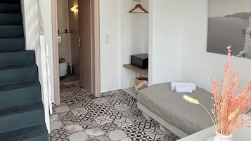 In-room safe, soundproofing, free WiFi