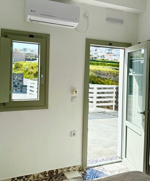 Superior Double Room | In-room safe, soundproofing, free WiFi - Comfort Inn Fira (Santorini)