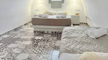 In-room safe, soundproofing, free WiFi