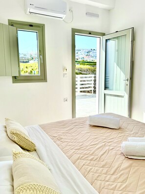 Superior Double Room | Premium bedding, in-room safe, soundproofing, free WiFi - Comfort Inn Fira (Santorini)
