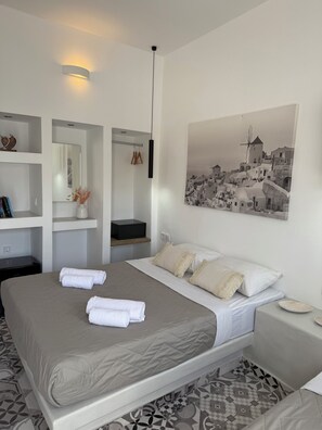 Standard Triple Room | Premium bedding, in-room safe, soundproofing, free WiFi - Comfort Inn Fira (Santorini)