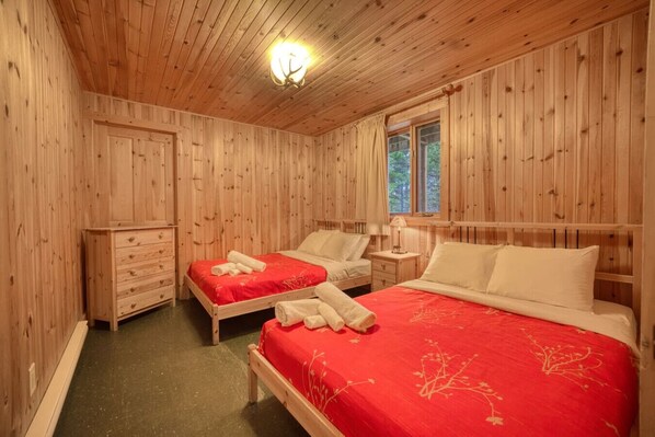 WiFi, bed sheets