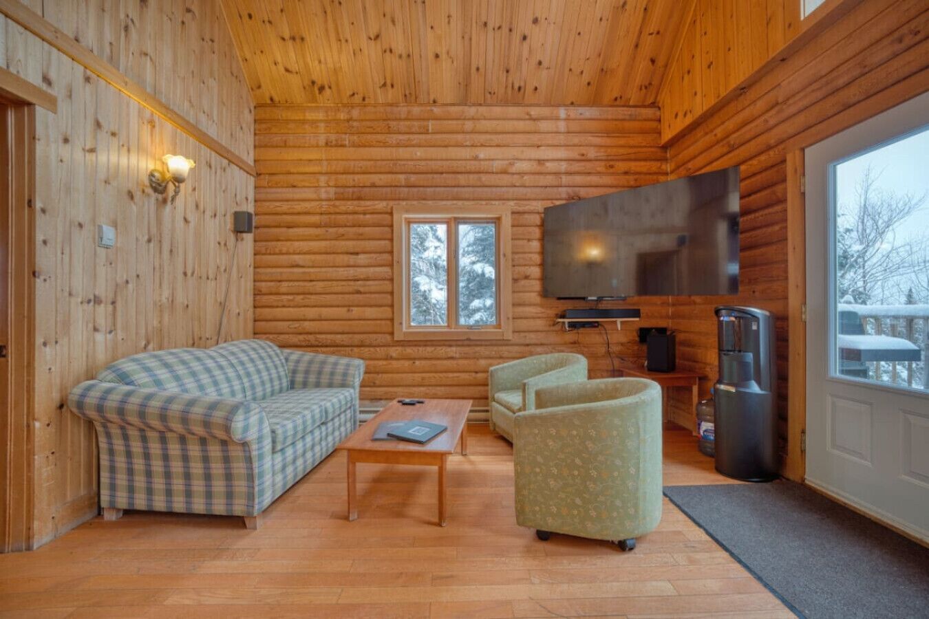 Téléviseur, foyer, chaîne audio