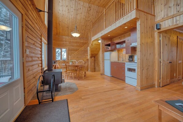 Interior - Loup / SPA Privé / Ski-in/out / 16 Invités (Saint-Paul-de-Montminy)