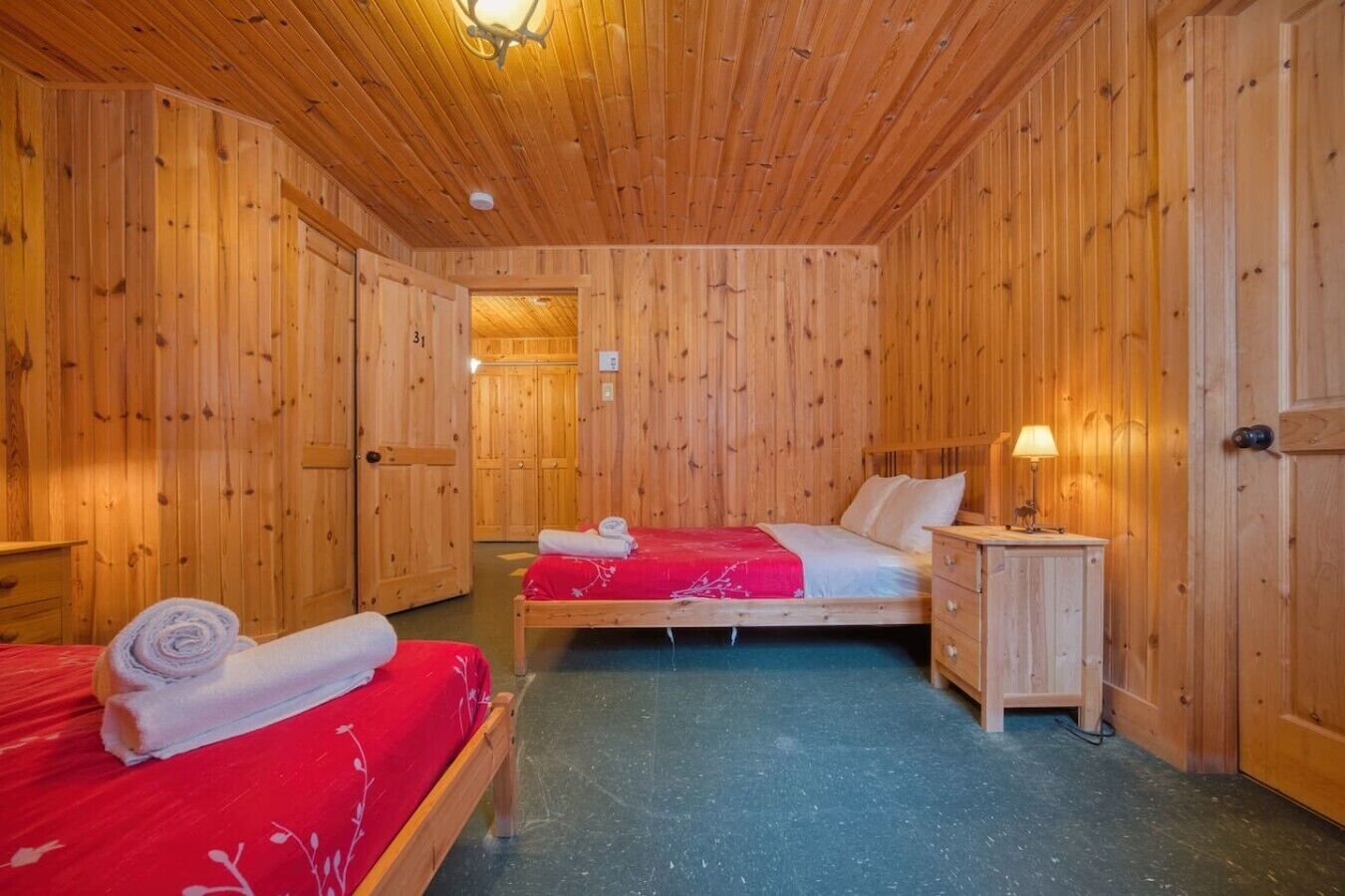 WiFi, bed sheets