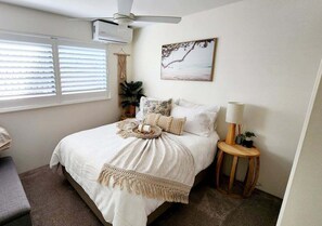 Room - Cerulean Beachfront - Unit 1 (Sunshine Coast)