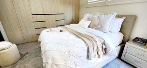 Room - Cerulean Beachfront - Unit 1 (Sunshine Coast)