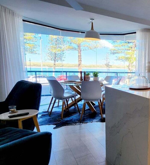Dining - Cerulean Beachfront - Unit 1 (Sunshine Coast)