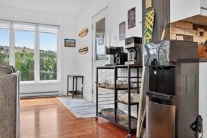 Interior - Bécassines | Private Spa | Billiards | Waterfront (Nominingue)