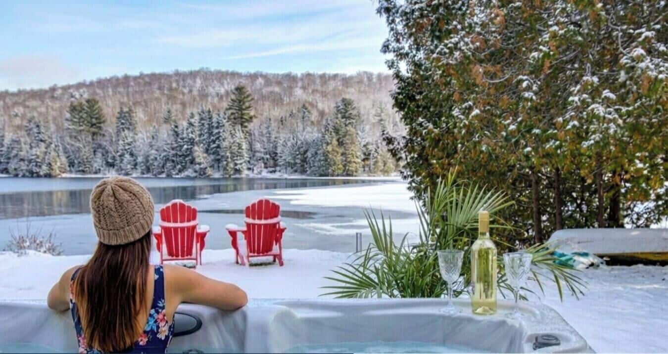 Bañera de hidromasaje al aire libre