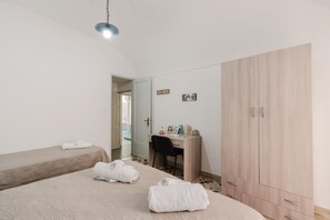 Bügeleisen/Bügelbrett, WLAN, Bettwäsche