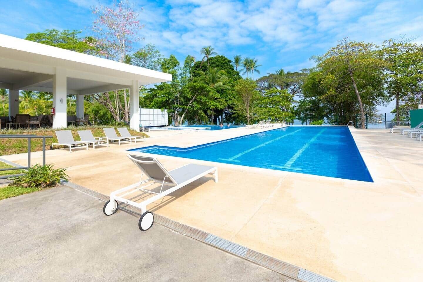 Utomhuspool