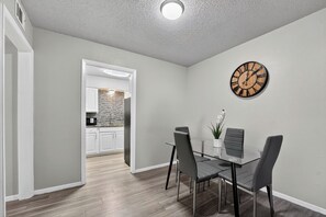 Dining - Cozy 2 Bed 2 Bath Getaway | The Paxton (Texas)