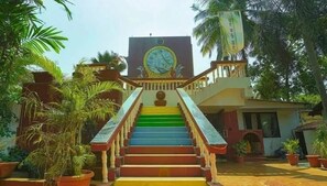 واجهة المنشأة