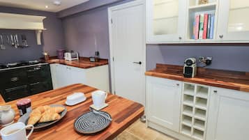 Rentaplats i utensilis de cuina, vaixella i coberteria