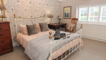 2 bedrooms, individually decorated, individually furnished, free WiFi