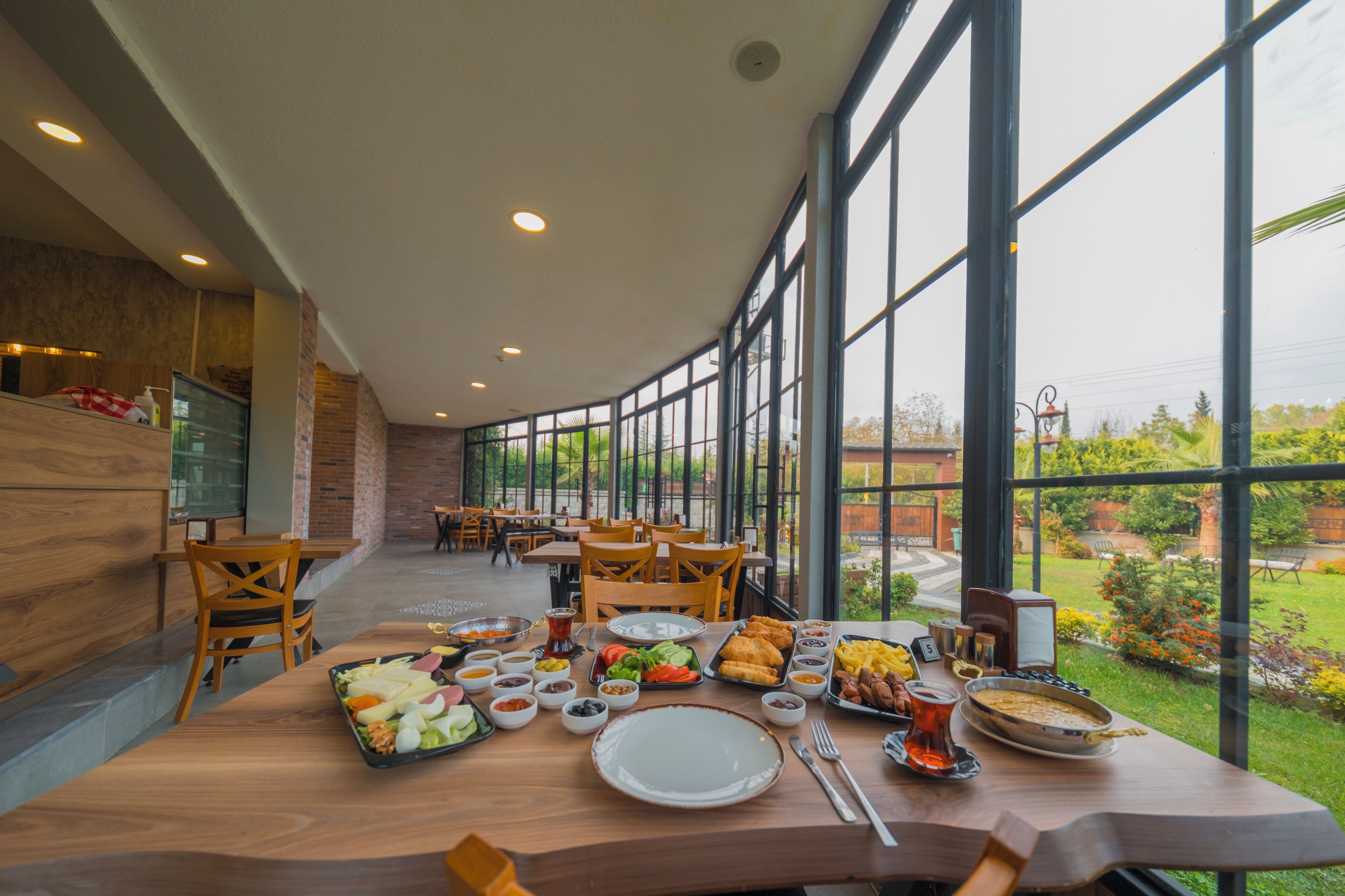 Daily continental breakfast (TRY 750 per person)