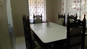 Dining - 4-bedroom villa in Karwar with AC (Karwar)