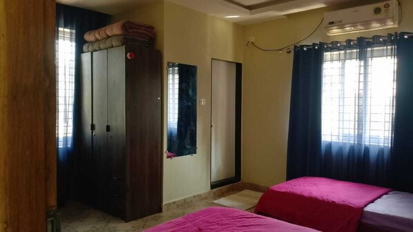 Room - 4-bedroom villa in Karwar with AC (Karwar)
