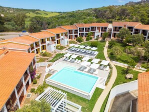 Exterior - Aparthotel in Costa Serena just 700 mt from the sea (Costa Serena)