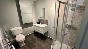 Dusche, Seife, Toilettenpapier