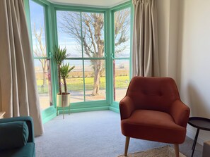 Living area - A cosy and stylish apartment with views across Mumbles bay. Pet friendly (Mumbles)