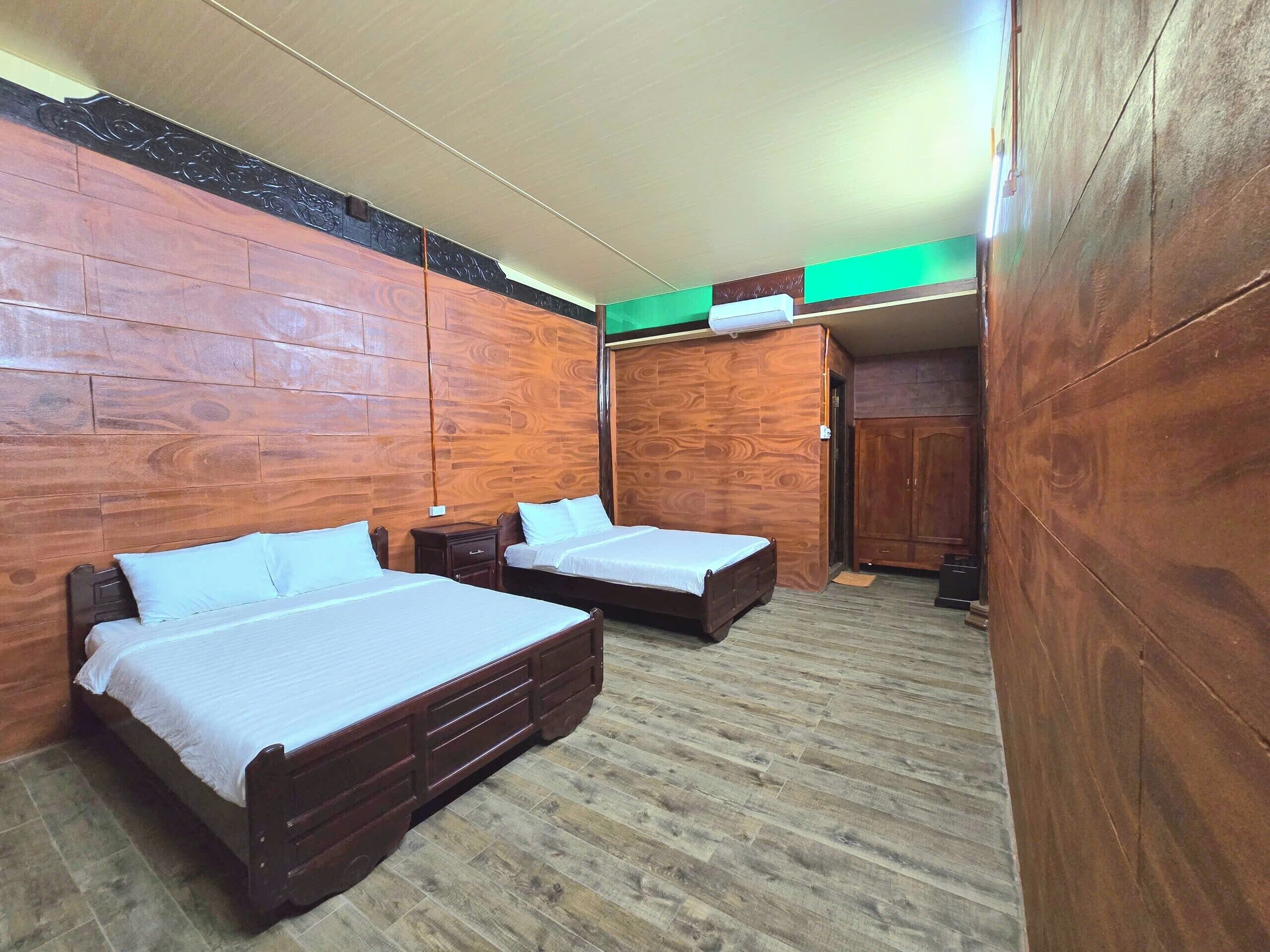 Comfort Double Room, Garden View | Desk, laptop workspace, iron/ironing board, free WiFi