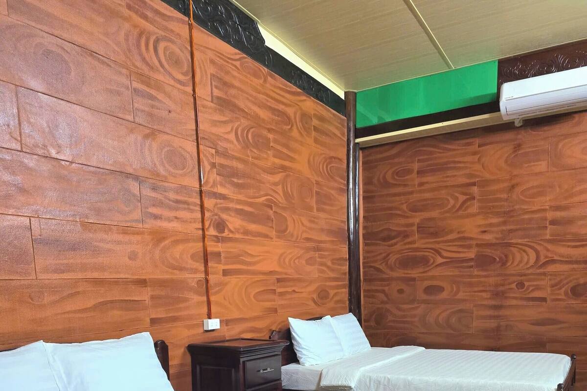 Deluxe Double or Twin Room | Desk, laptop workspace, iron/ironing board (on request), free WiFi
