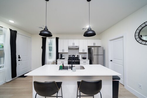 Cozy East Downtown Houston Getaway Near UH, Med Center, NRG Stadium