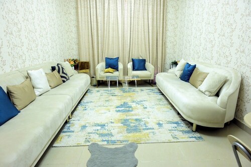 Entire 1bhk with parking at the heart of the city