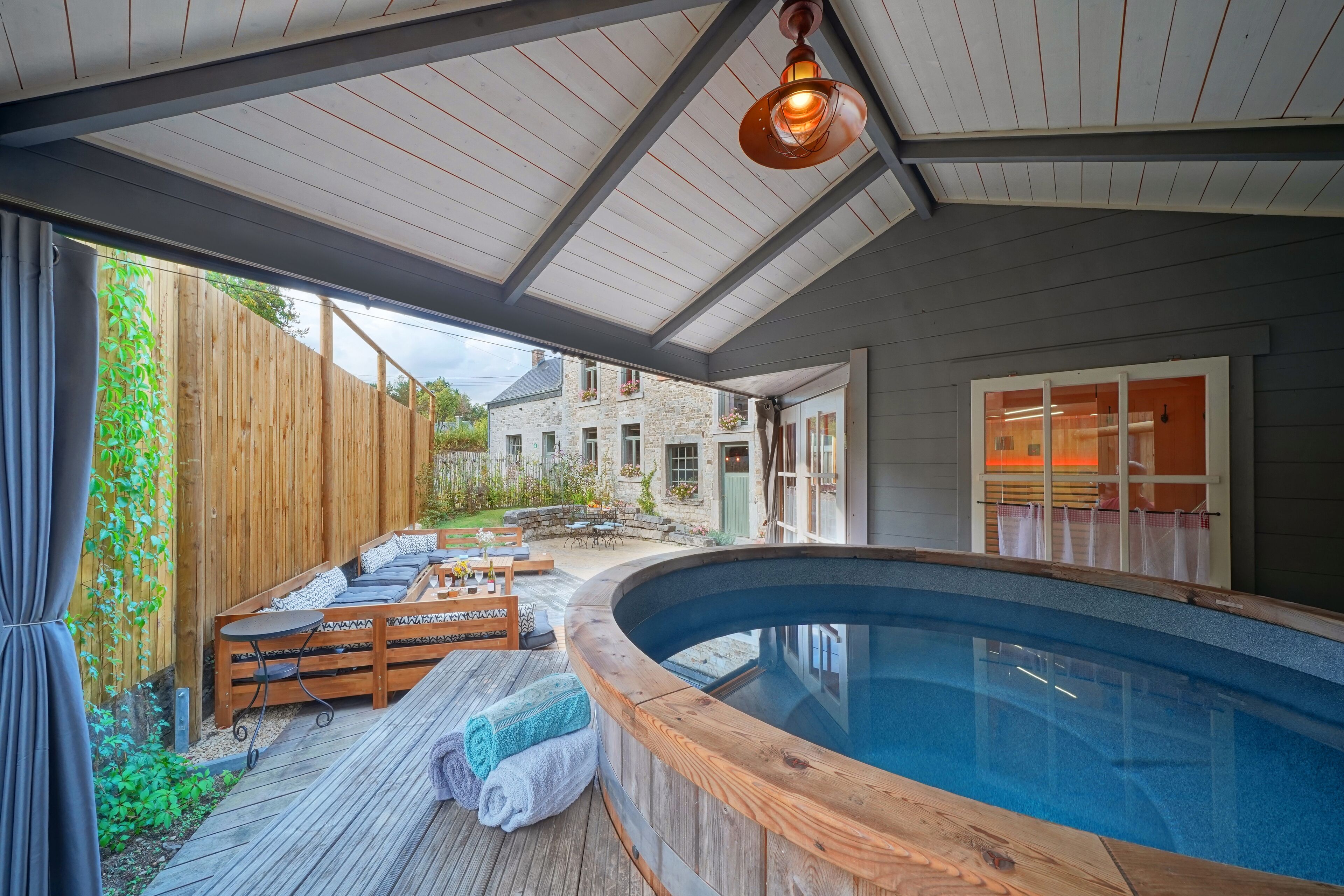 Sauna, Thermalbad/Mineralquelle