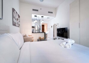 Studio - Stayshort - Minimalist Studio Apartment in JVT Sleeps 2 (Dubai)