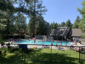 Pool - River Ridge 323AB Ground Floor Condo in Bend OR 2Bd, 2 Ba (Bend)