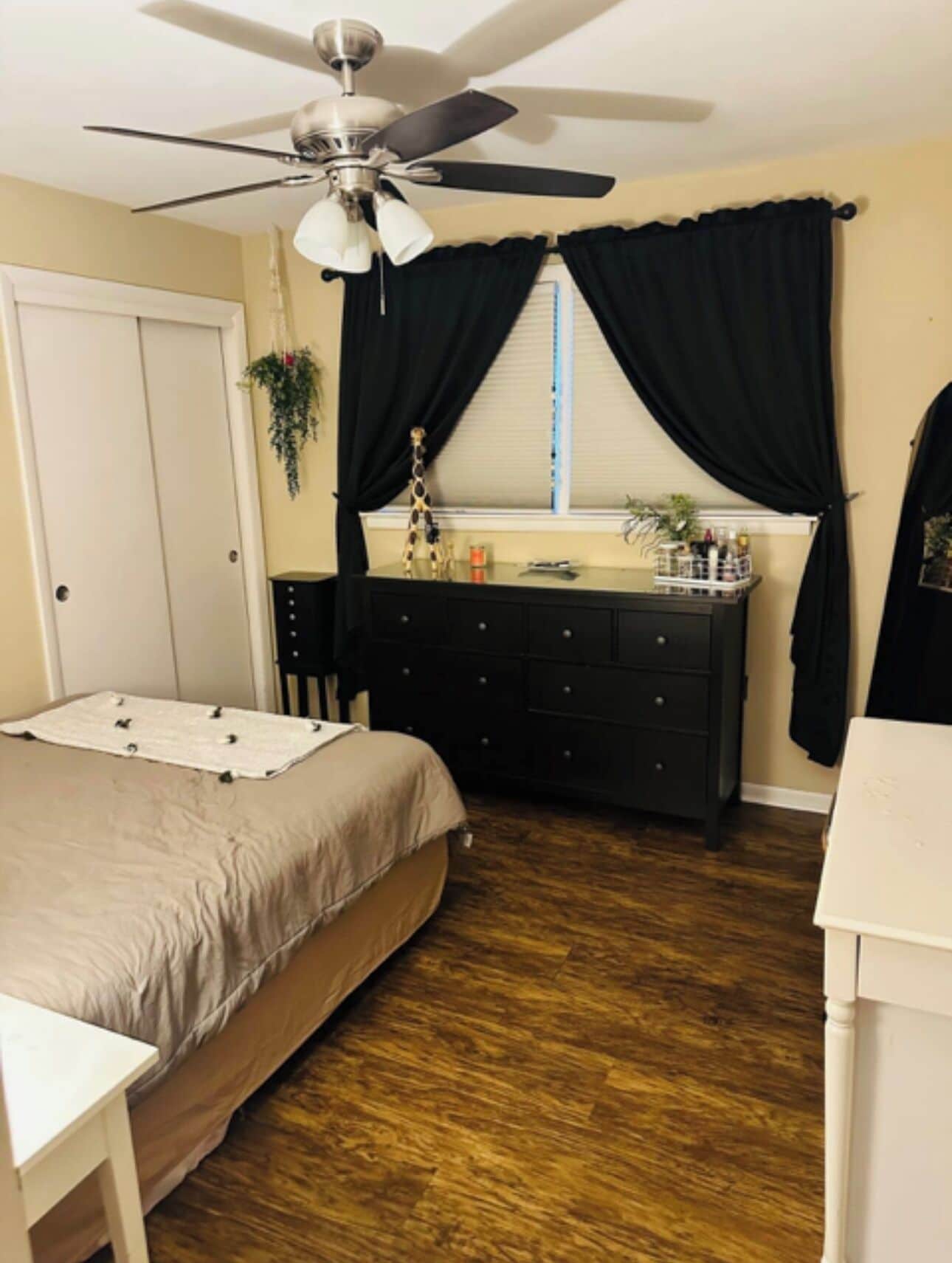 熨斗/熨衫板、Wi-Fi、床單