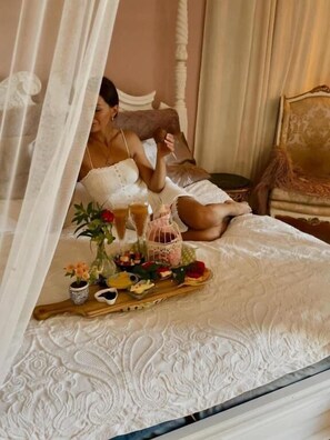 Tirai kedap cahaya, setrika/meja setrika, dan Wi-Fi gratis