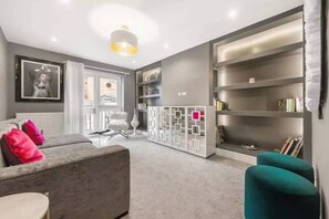 Apartment, Smoking