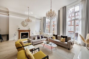 House - Presidential Residence 14ft High Ceilings (London)