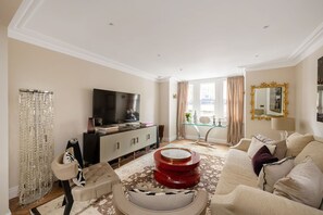 3 bedrooms - Luxury House Next To Chelsea Battersea Park (London)