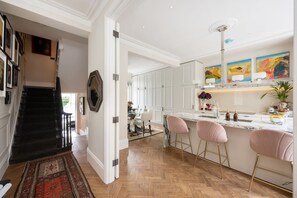 3 bedrooms - Luxury House Next To Chelsea Battersea Park (London)