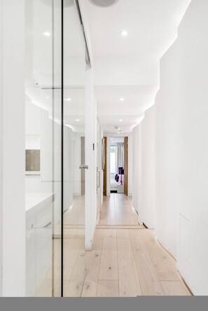 2 bedrooms - 5 Million Knightsbridge Home Harrods Next Door (London)