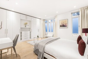 2 bedrooms - 5 Million Knightsbridge Home Harrods Next Door (London)
